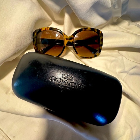Coach sunglasses - Picture 7 of 9